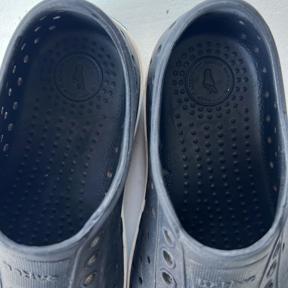 Native Shoes black size 10 - Picture 5 of 6
